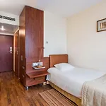 Ξενοδοχείο Qubus 3*