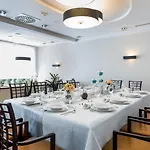 Ξενοδοχείο Qubus 3*