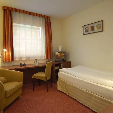 Hotel Qubus 3*