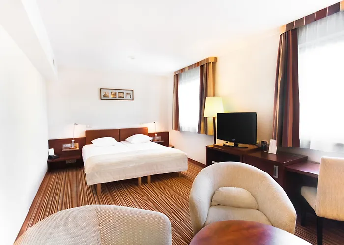 Qubus Hotel 3*